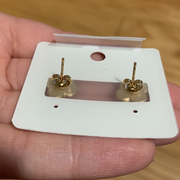 Opal / Pearl with Stone Cleef Stainless Steel Earrings - Picture 8 of 12